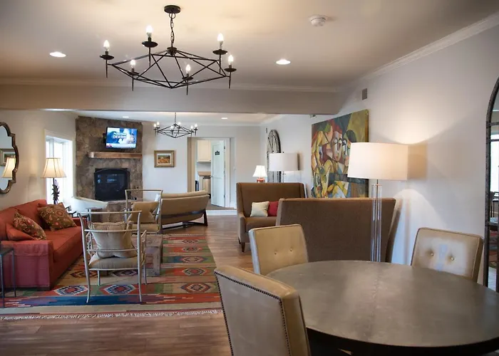 200 Main By Old Edwards Hospitality